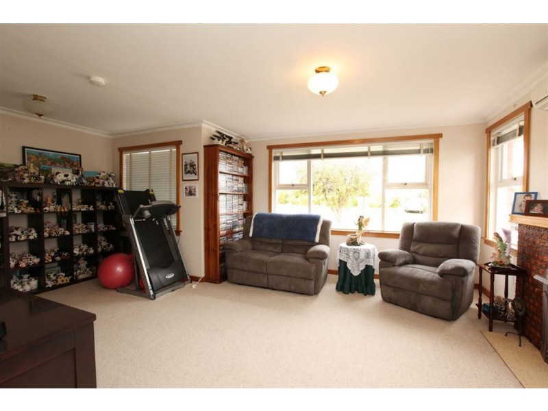 36 Cornwall Crescent, Newnham TAS 7248