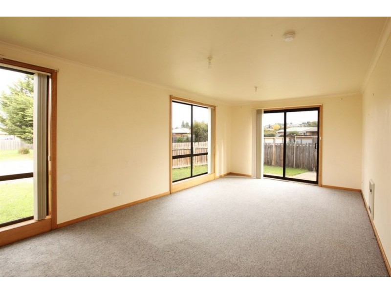 1/1-3 Norman Court, Newnham TAS 7248