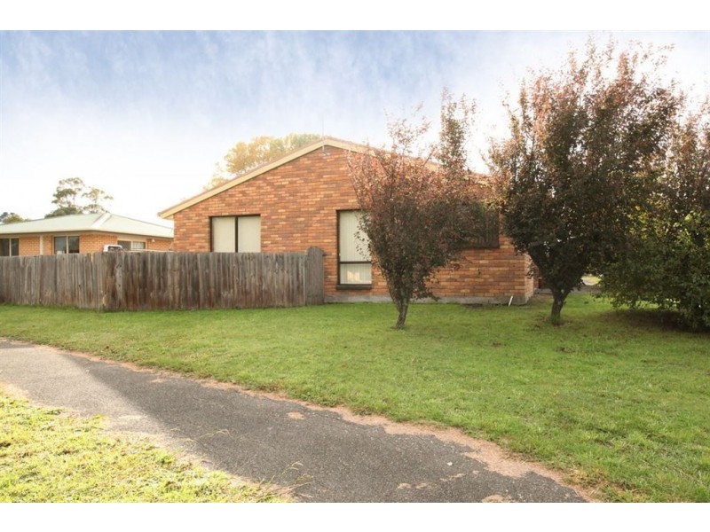 1/1-3 Norman Court, Newnham TAS 7248