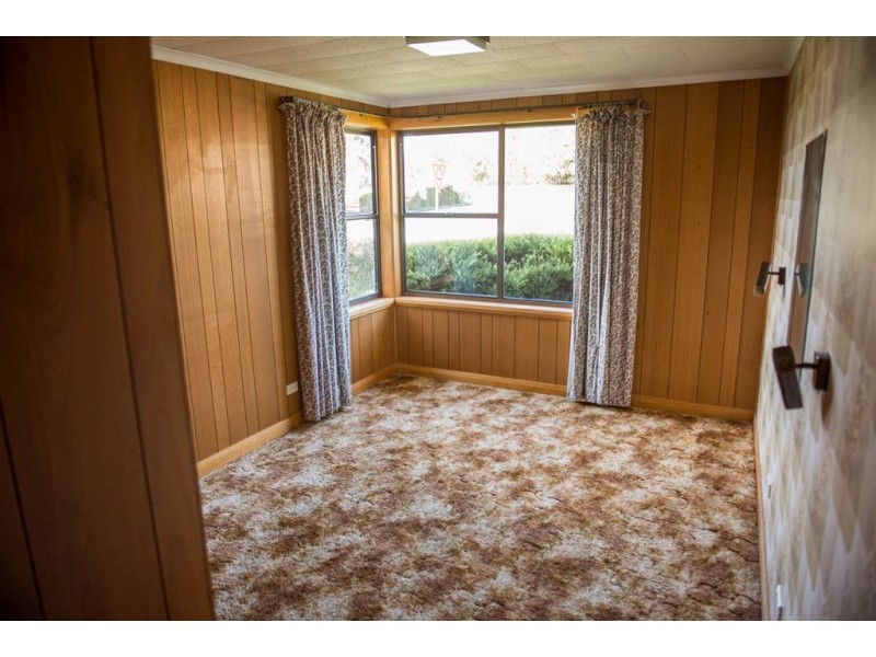 24 Redwood Crescent, Youngtown TAS 7249