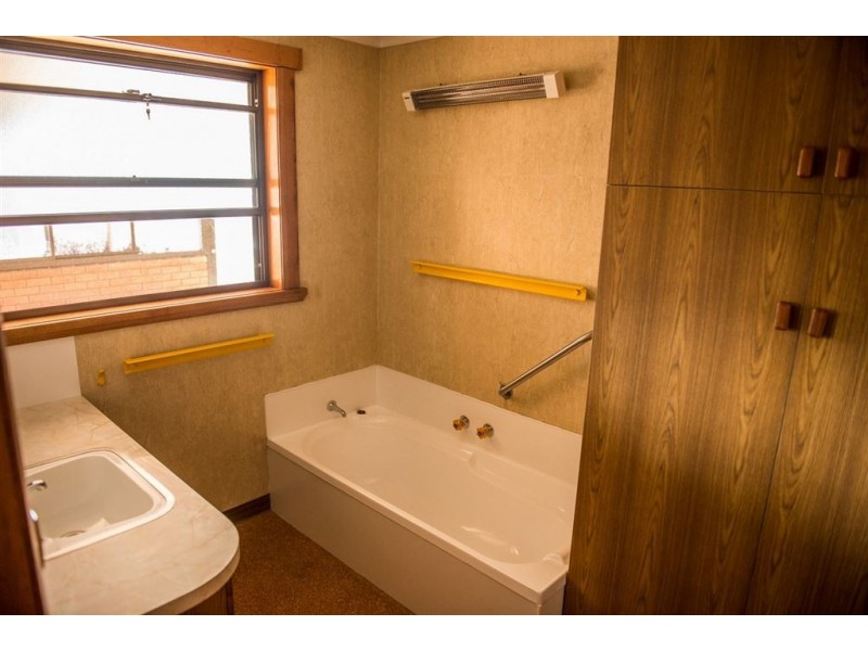 24 Redwood Crescent, Youngtown TAS 7249