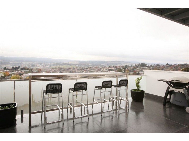 1 Roman Court, Newstead TAS 7250