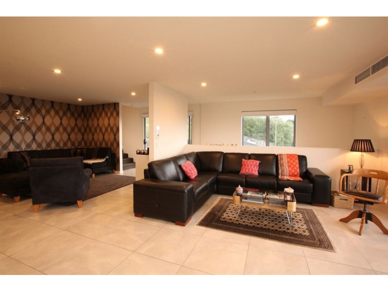 1 Roman Court, Newstead TAS 7250