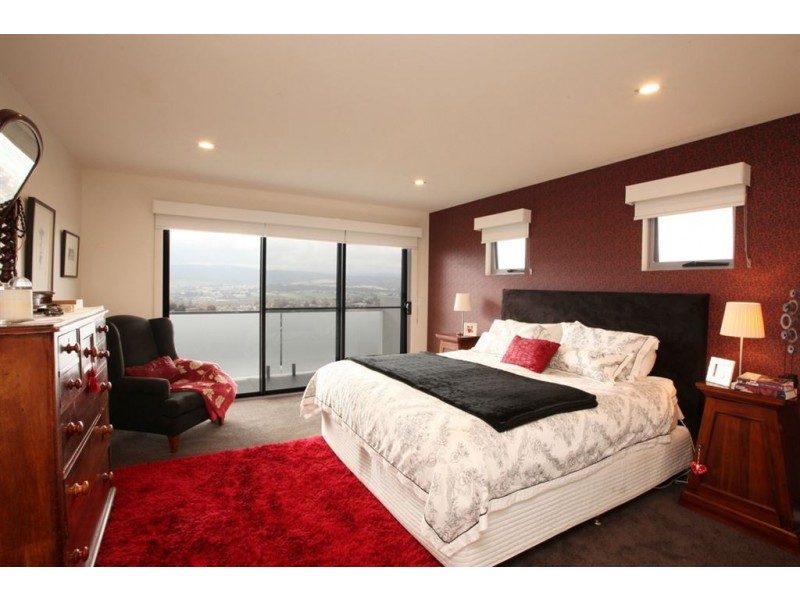 1 Roman Court, Newstead TAS 7250