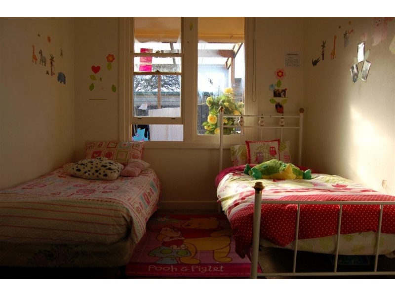 8 Albion Street, Invermay TAS 7248