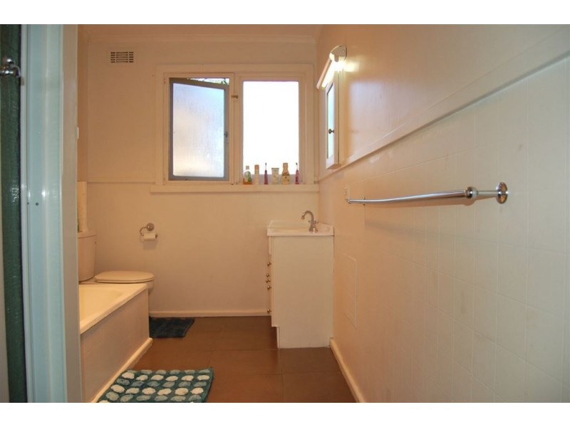 8 Albion Street, Invermay TAS 7248