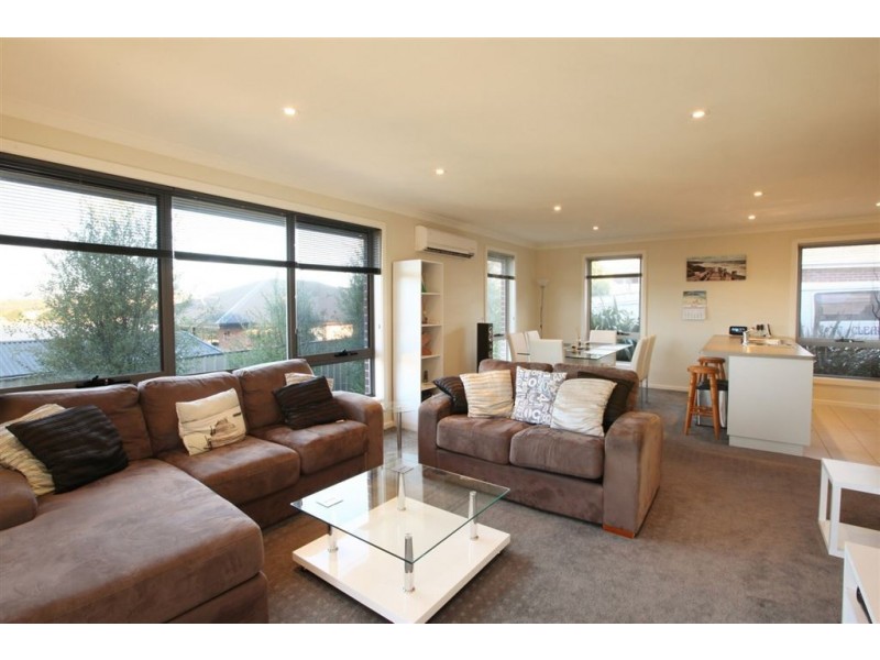 2/19 Bordin Street, Prospect Vale TAS 7250