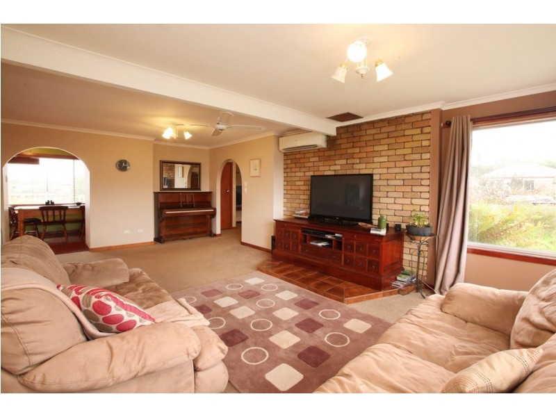 4 Glen Esk Lane, St Leonards TAS 7250