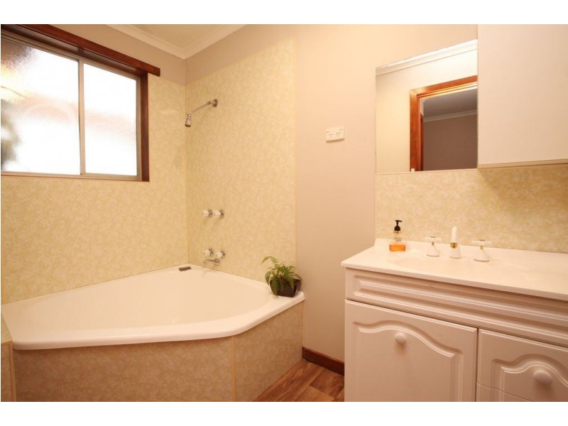 4 Glen Esk Lane, St Leonards TAS 7250