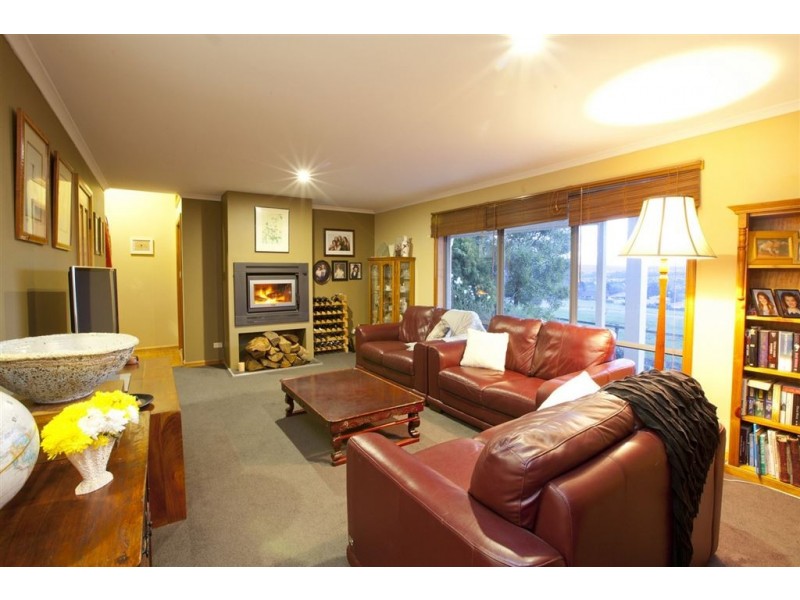 9 Audrey Ave, St Leonards TAS 7250