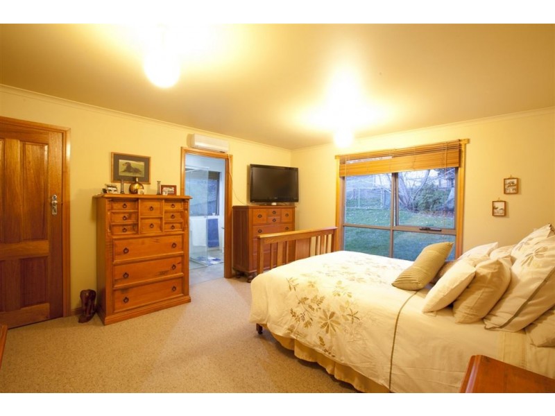 9 Audrey Ave, St Leonards TAS 7250
