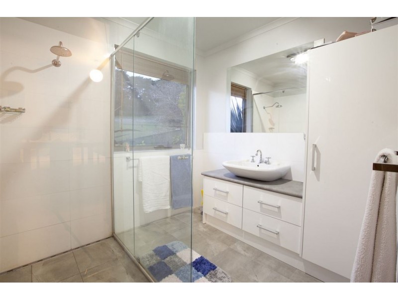 9 Audrey Ave, St Leonards TAS 7250