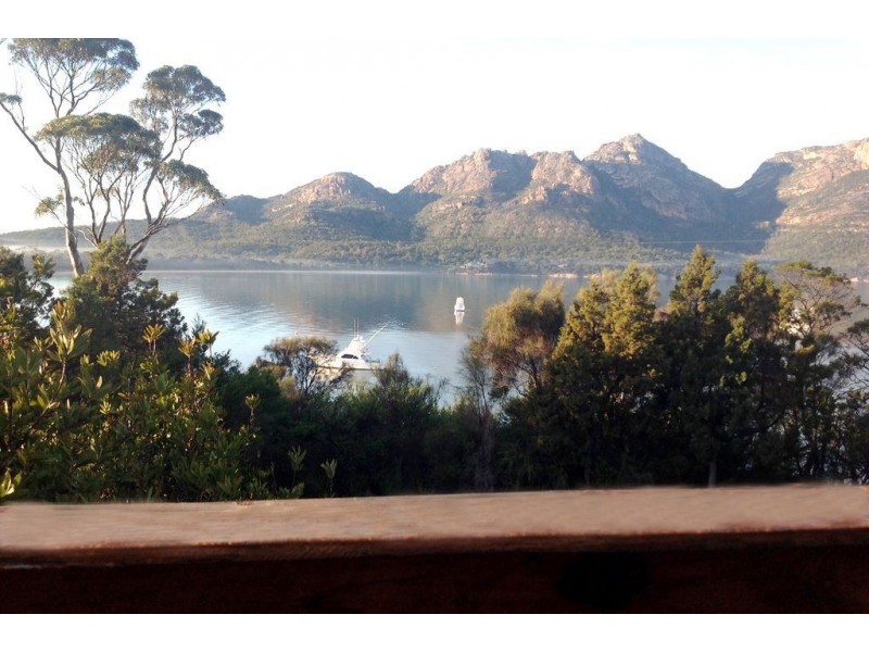 21 Esplanade, Coles Bay TAS 7215