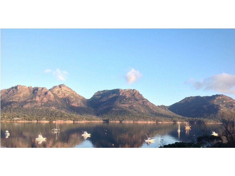 21 Esplanade, Coles Bay TAS 7215