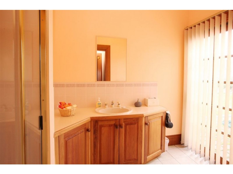 64 Bayview Drive, Blackstone Heights TAS 7250