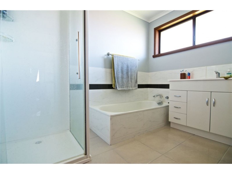99 Viewbank Road, Newnham TAS 7248