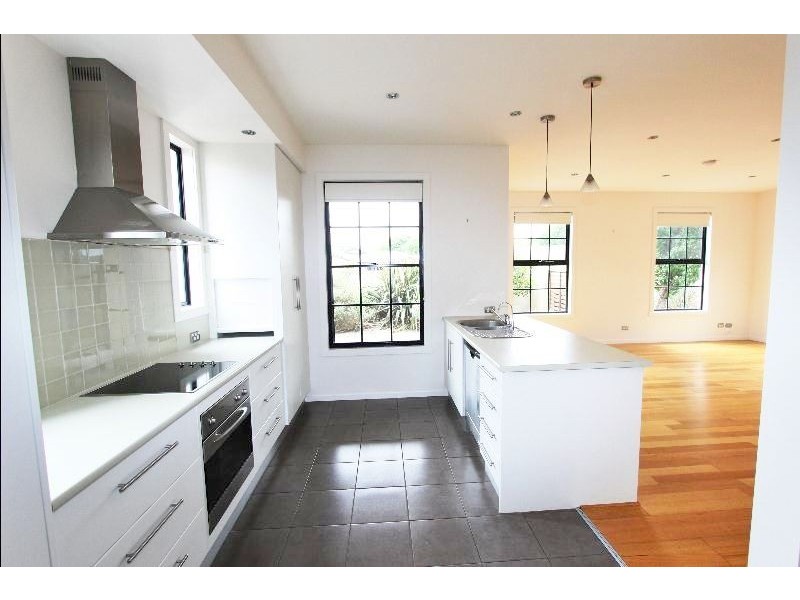 2/4 Phelps Place, Newstead TAS 7250