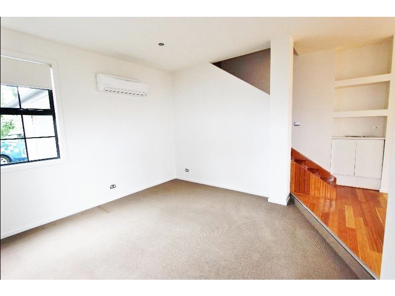 2/4 Phelps Place, Newstead TAS 7250