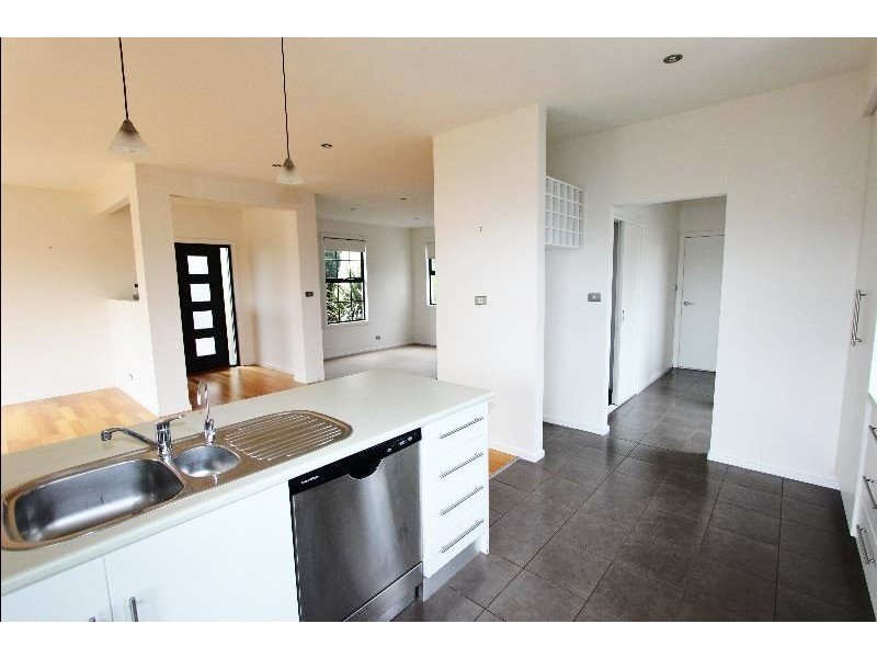 2/4 Phelps Place, Newstead TAS 7250