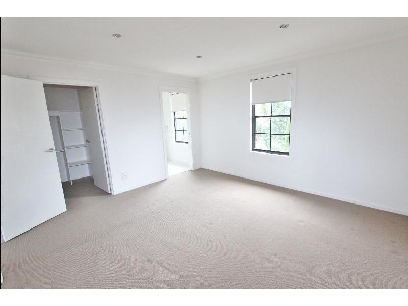 2/4 Phelps Place, Newstead TAS 7250