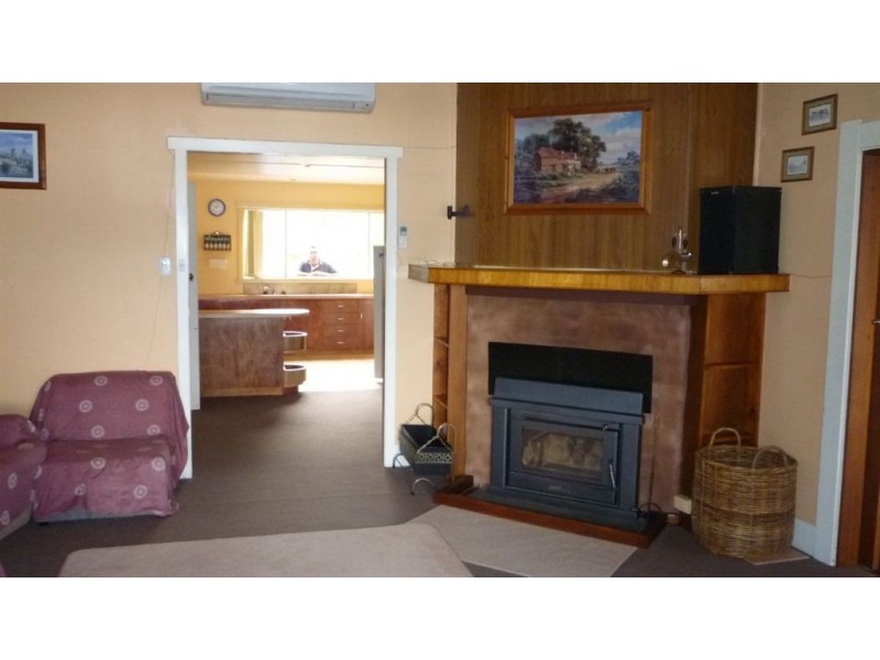 13 Lenborough Street, Beauty Point TAS 7270