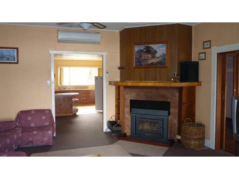 13 Lenborough Street, Beauty Point TAS 7270