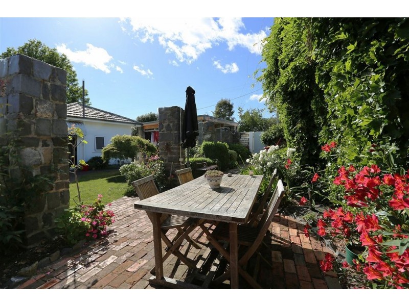 16 Riverdale Grove, Newstead TAS 7250