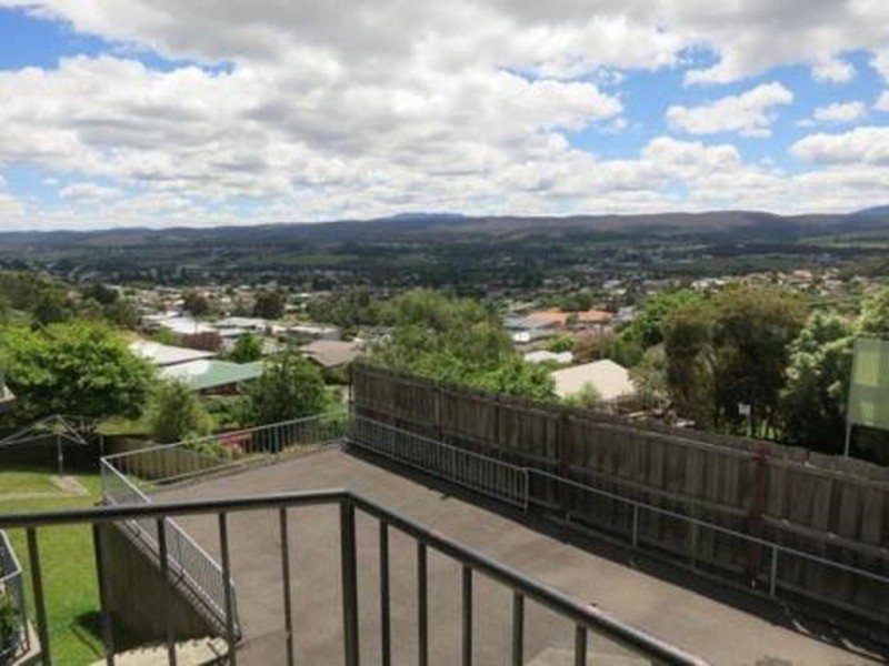 2/7 McKellar Road, Newstead TAS 7250