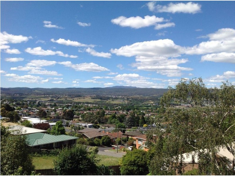 2/7 McKellar Road, Newstead TAS 7250