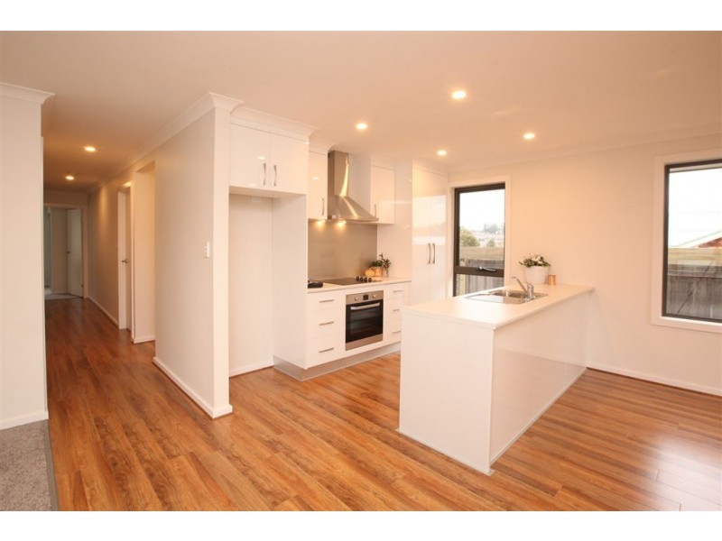 2/7 Summer Rise, Summerhill TAS 7250