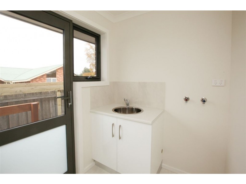 2/7 Summer Rise, Summerhill TAS 7250