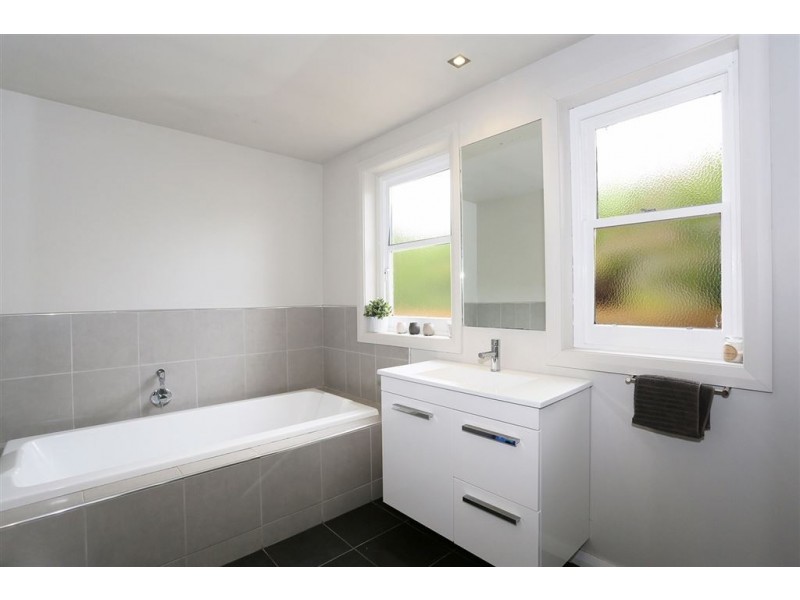 19 Riverdale Grove, Newstead TAS 7250
