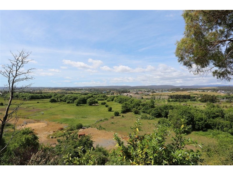 19 Riverdale Grove, Newstead TAS 7250