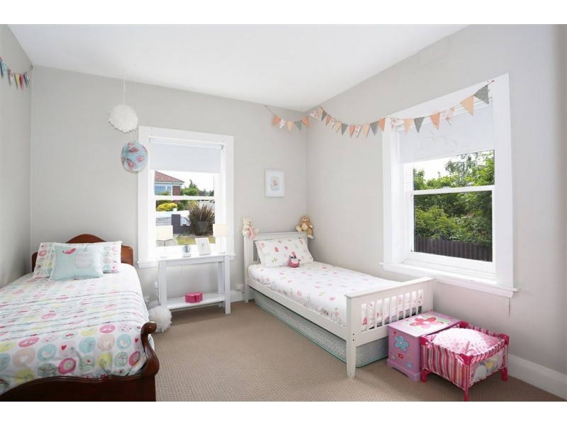 19 Riverdale Grove, Newstead TAS 7250