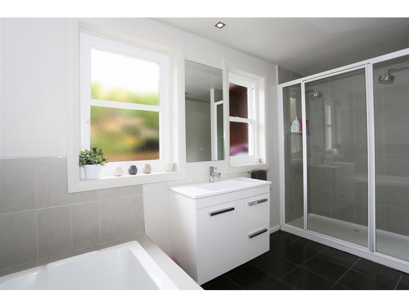 19 Riverdale Grove, Newstead TAS 7250