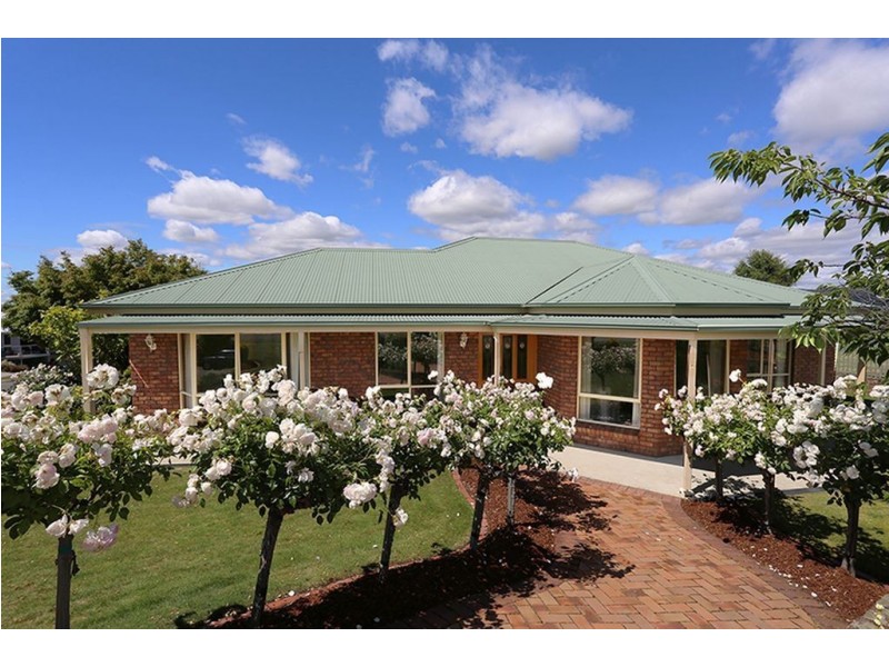 2 Campbell – Smith Court, Newnham TAS 7248