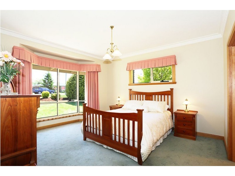 2 Campbell – Smith Court, Newnham TAS 7248