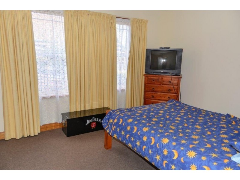 2/4 Casino Rise, Prospect Vale TAS 7250