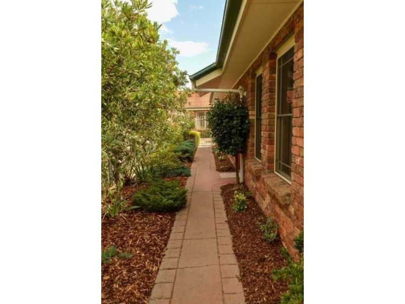 2/4 Casino Rise, Prospect Vale TAS 7250