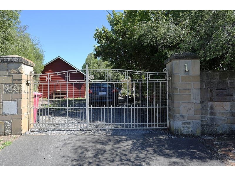 1 Walnut Grove, Summerhill TAS 7250
