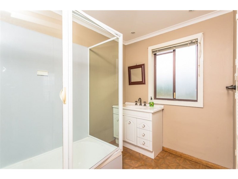 24 Quarantine Road, Kings Meadows TAS 7249