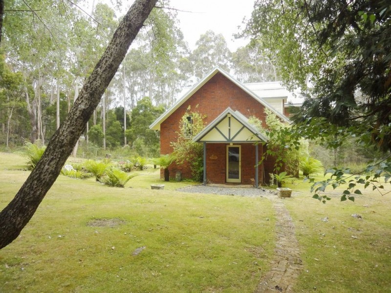 66 St Patricks Lane “Laughing Waters”, Nunamara TAS 7259