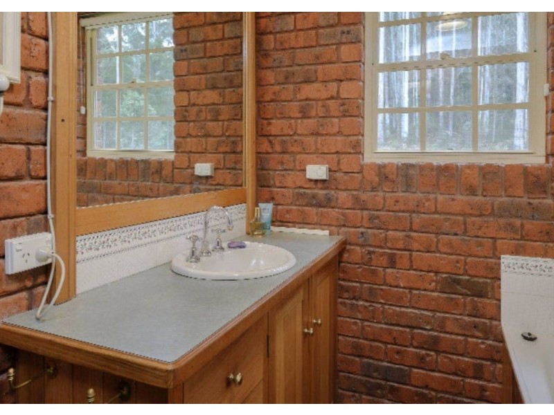 66 St Patricks Lane “Laughing Waters”, Nunamara TAS 7259