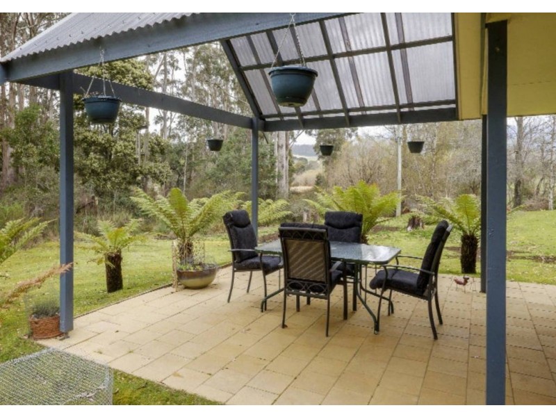 66 St Patricks Lane “Laughing Waters”, Nunamara TAS 7259