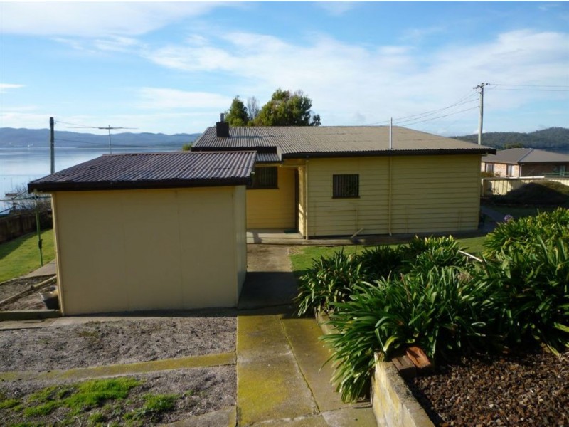 9 Clarke Street, Beauty Point TAS 7270