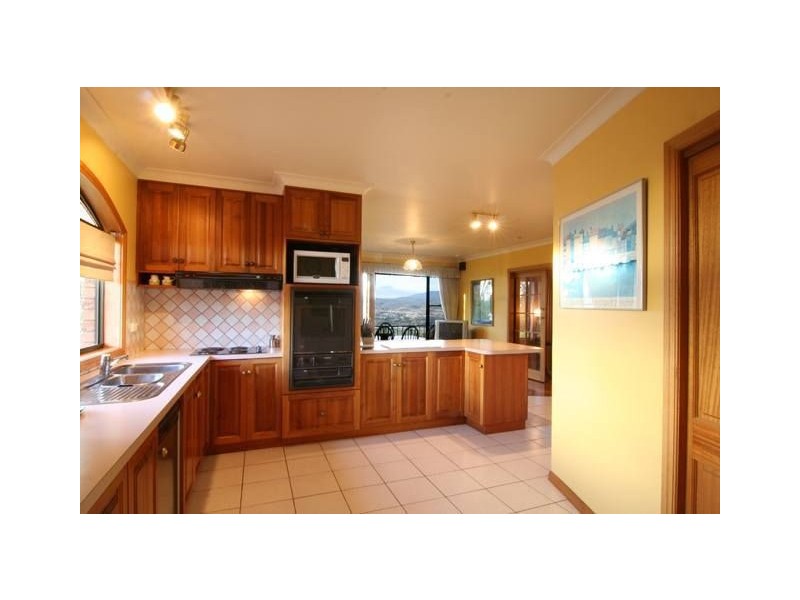 9 Far View Avenue, Riverside TAS 7250
