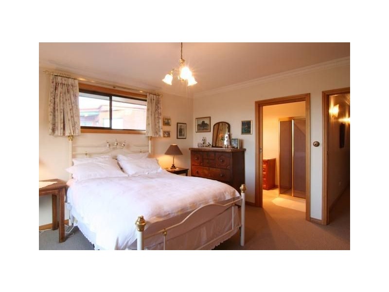 9 Far View Avenue, Riverside TAS 7250