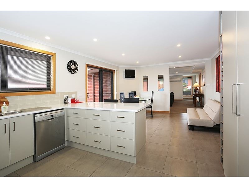 11 Dafnis Drive, Newnham TAS 7248