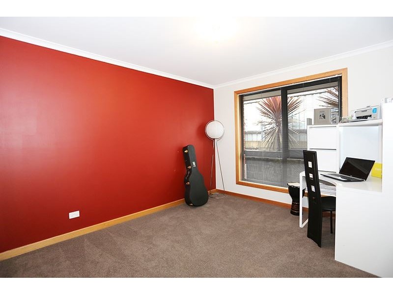 11 Dafnis Drive, Newnham TAS 7248