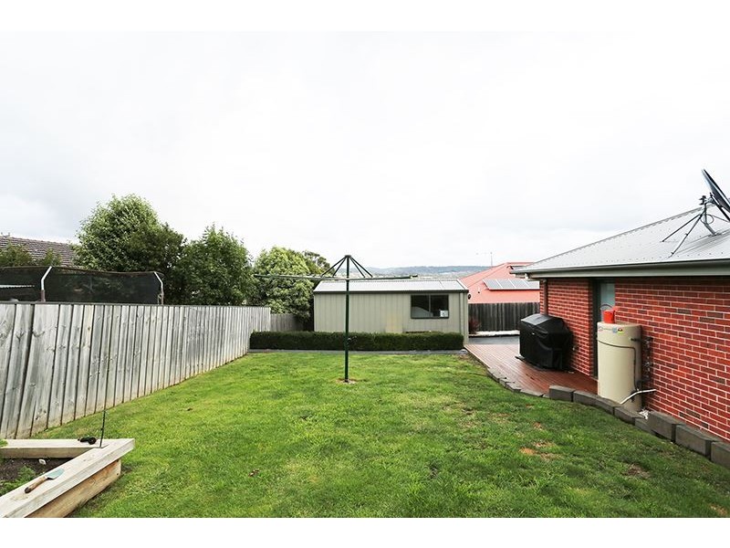11 Dafnis Drive, Newnham TAS 7248
